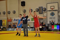 pun. Jaakko Moisio, sin. Artturi Mamia