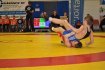 pun. Jonni Sarkkinen, sin. Anssi Lampinen